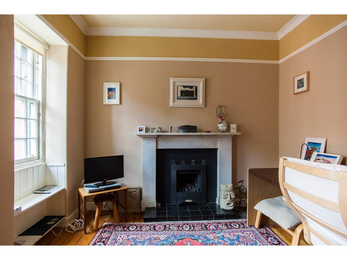 Historic Dean Village Treasure, Sleeps 4 エディンバラ エクステリア 写真