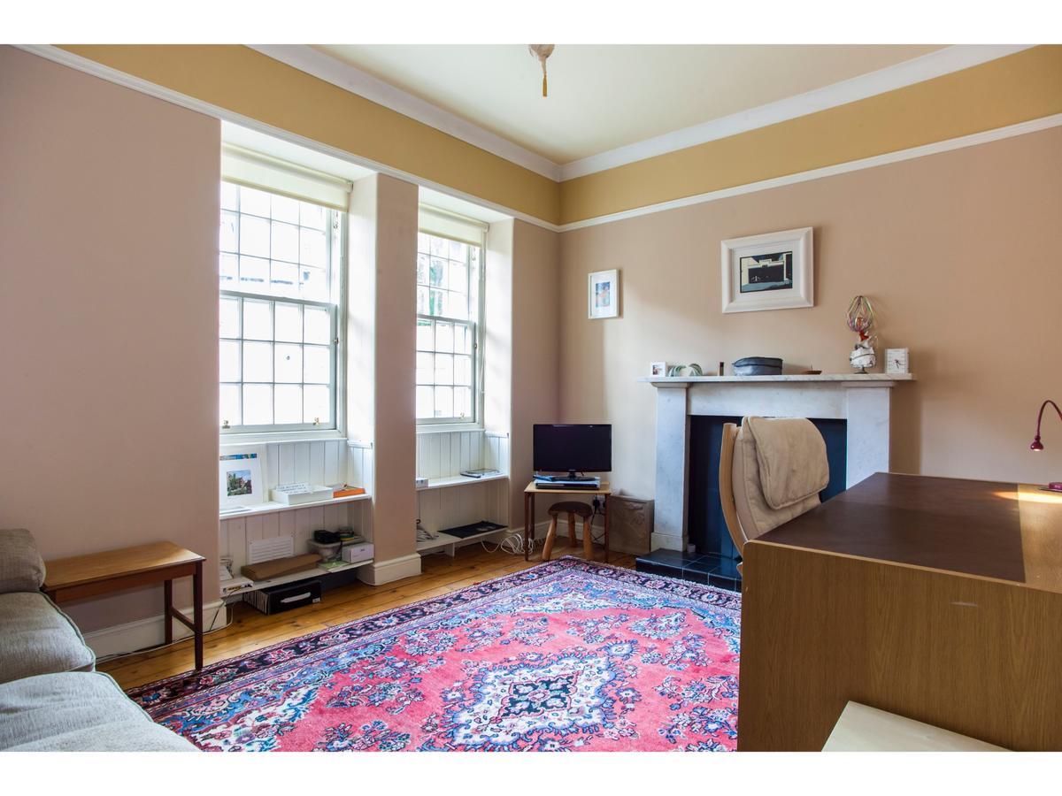Historic Dean Village Treasure, Sleeps 4 エディンバラ エクステリア 写真