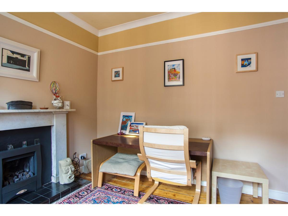 Historic Dean Village Treasure, Sleeps 4 エディンバラ エクステリア 写真