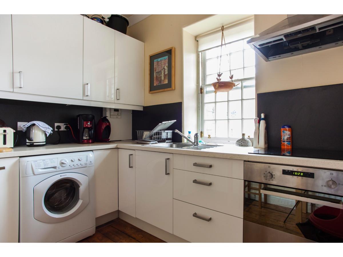 Historic Dean Village Treasure, Sleeps 4 エディンバラ エクステリア 写真